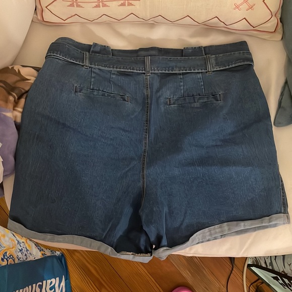 Eloquii Paper Bag High Waist Denim Shorts 18 - Picture 4 of 8